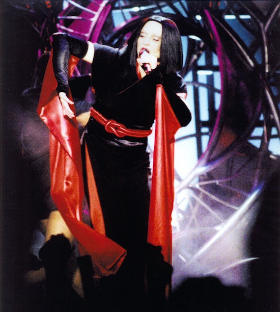 madonna_drowned_world_tour_earls-6