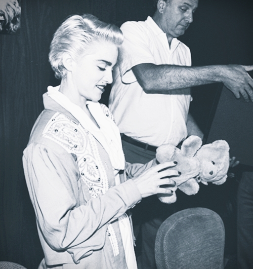 Canadian Diamond Award True Blue 1987 (1)