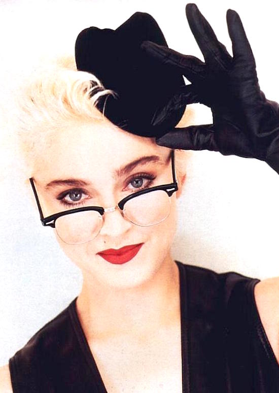 smash-hits-mickey-mouse-1987-december-4