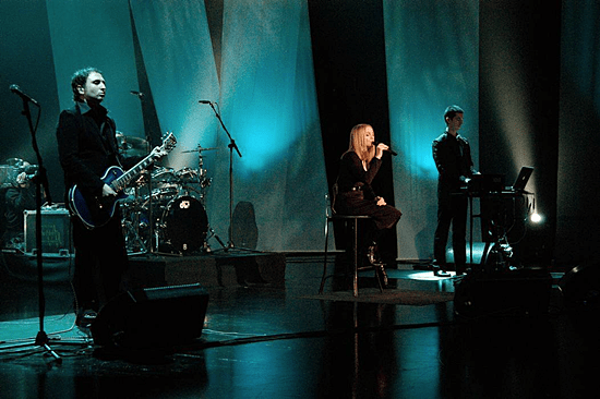 Madonna-Tsunami-Aid-Concert-of-Hope-2 550