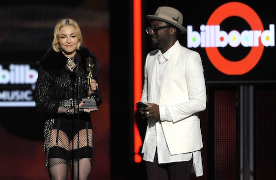 m-billboard-music-awards-2013-8