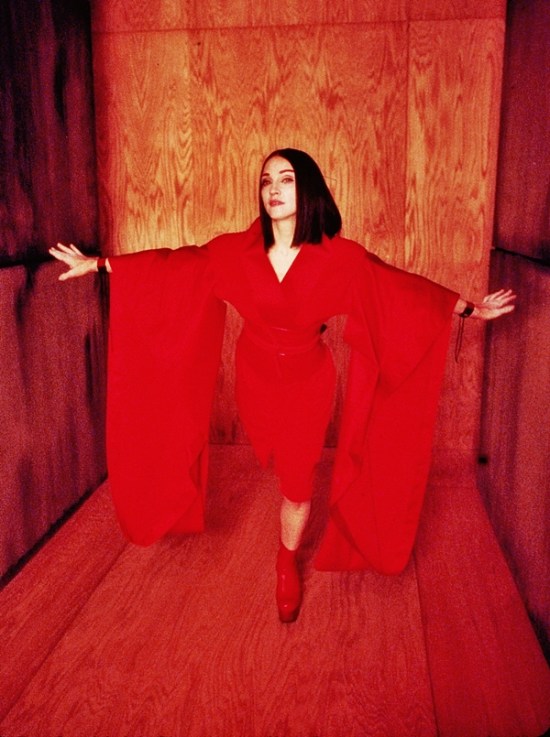 madonna-nothing-really-matters-video-set-0005-600